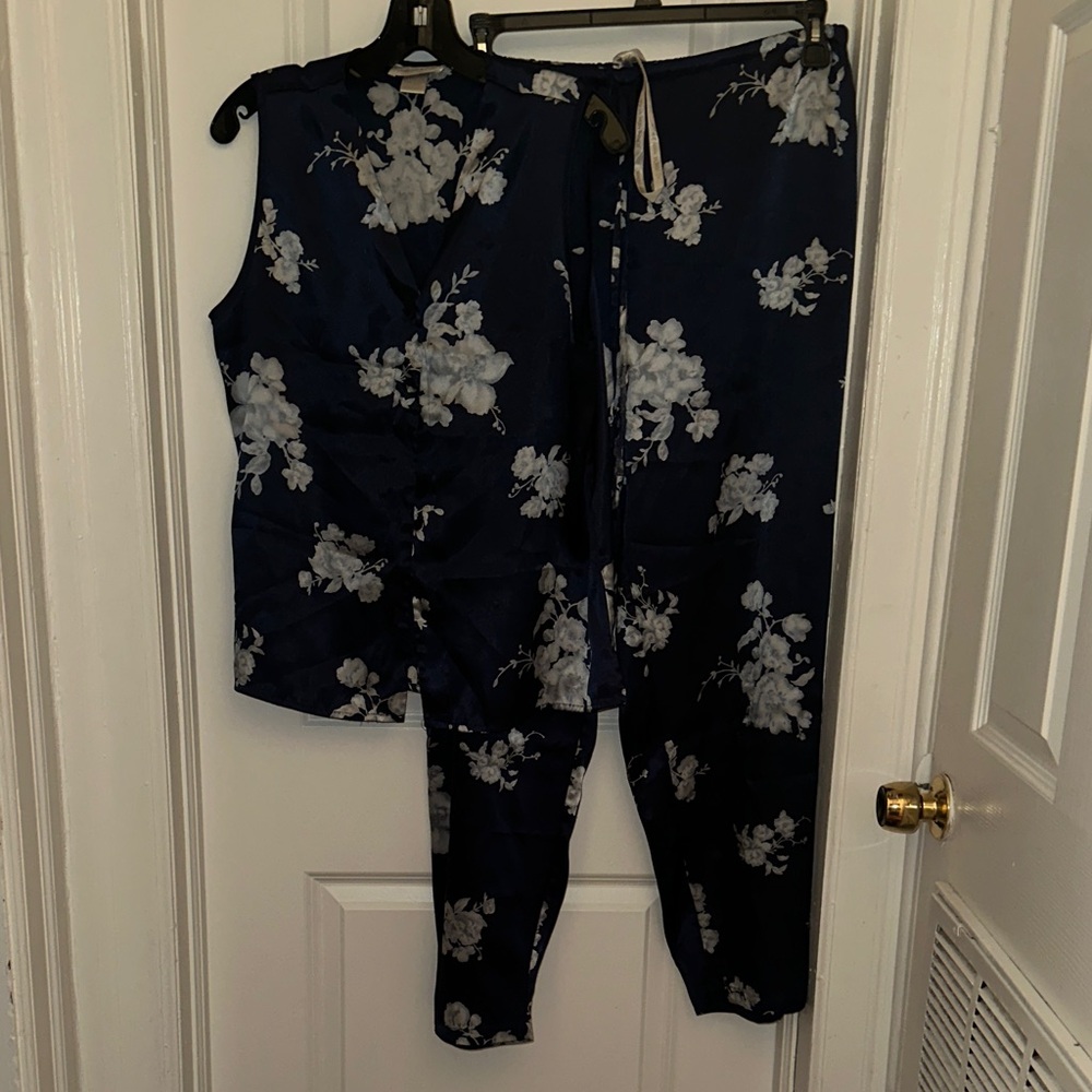 Jones New York Navy Floral Satin Pants and Top Set